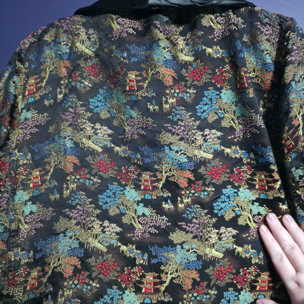 1970s Chinoiserie Scenic Brocade Smoking Jacket – Satin Shawl Collar (tagged L, osfm unisex)